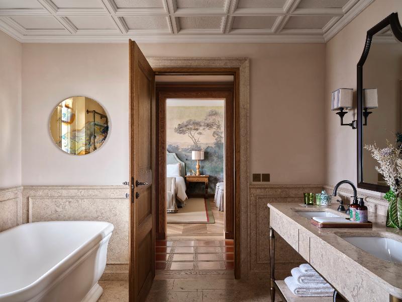 Collegio Alla Querce, Auberge Collection image
