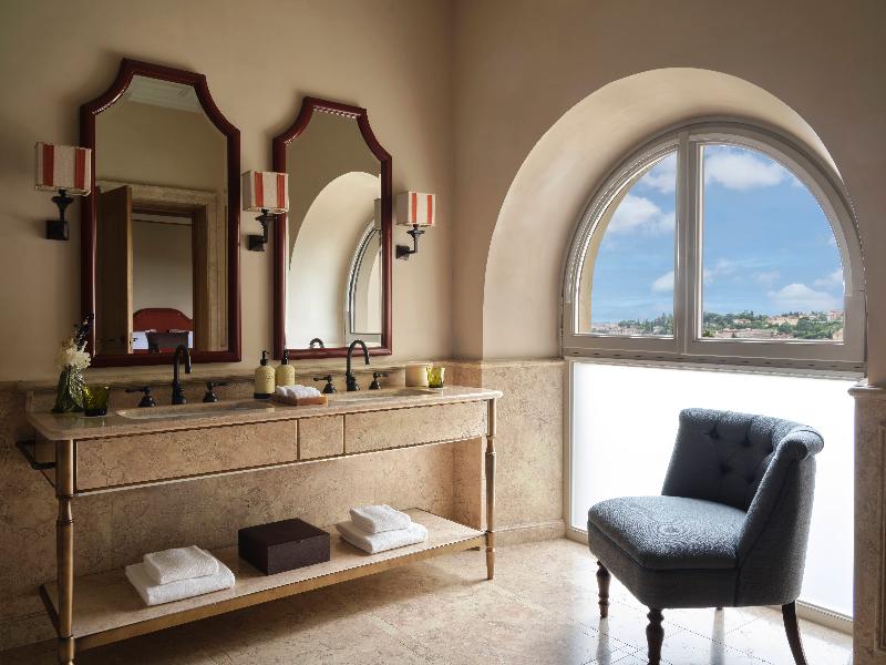 Collegio Alla Querce, Auberge Collection image