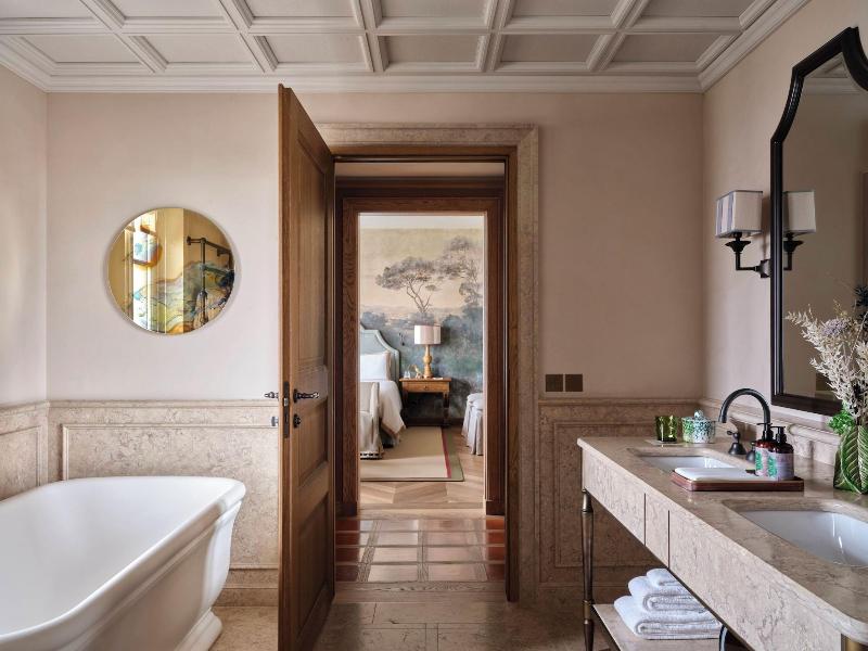 Collegio Alla Querce, Auberge Collection image