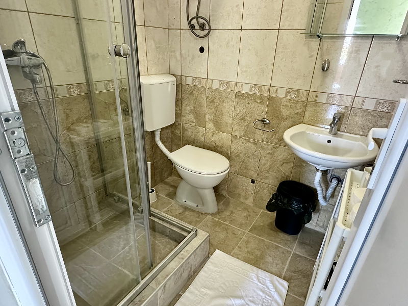 Zaliv Apartments image