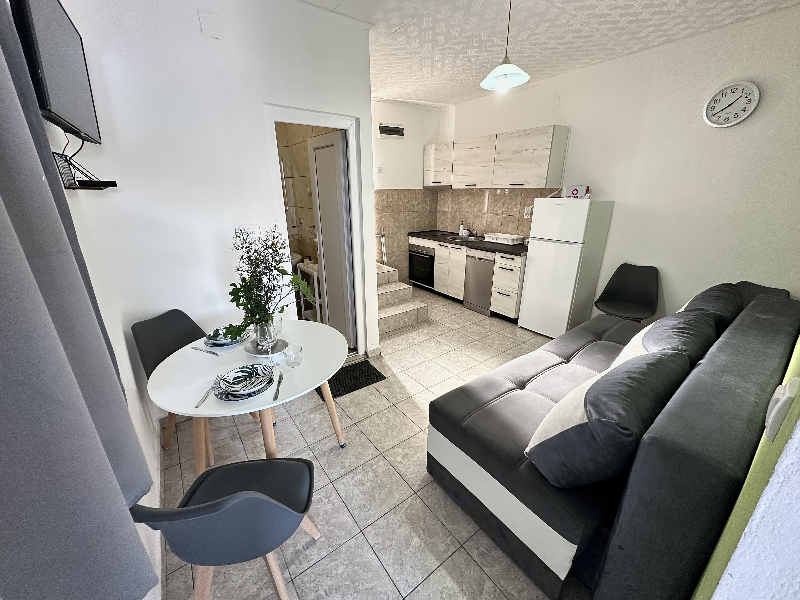 Zaliv Apartments image