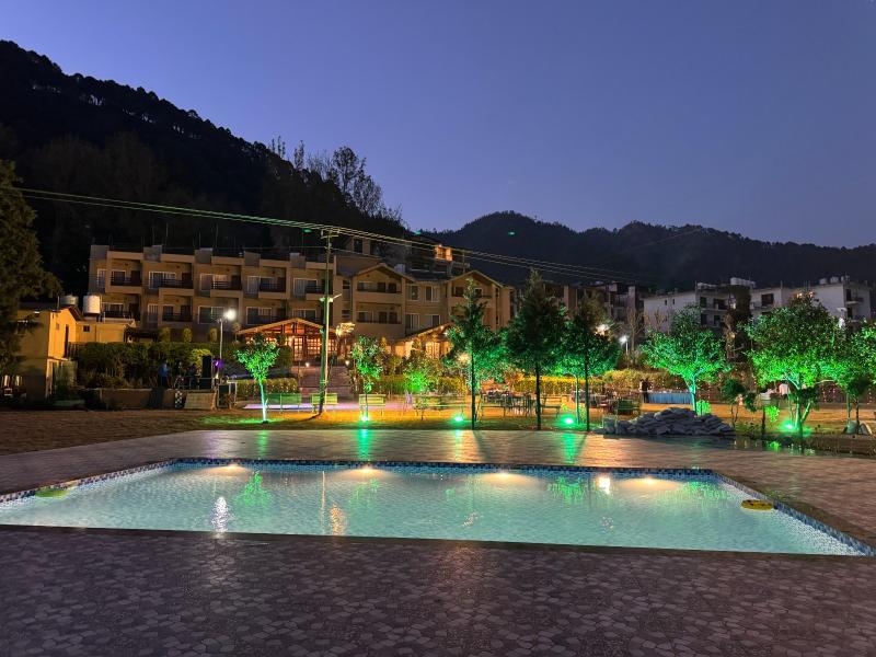 Foxoso Misty Oaks Resort image
