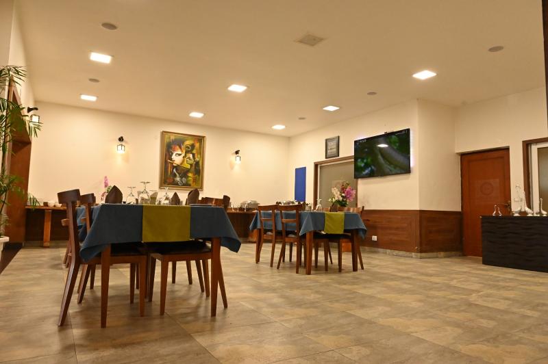 Foxoso Misty Oaks Resort image