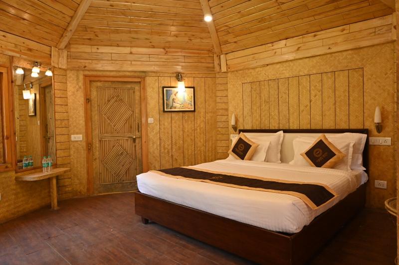 Foxoso Misty Oaks Resort image