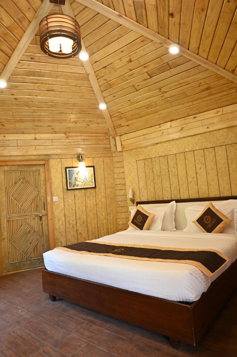 Foxoso Misty Oaks Resort image