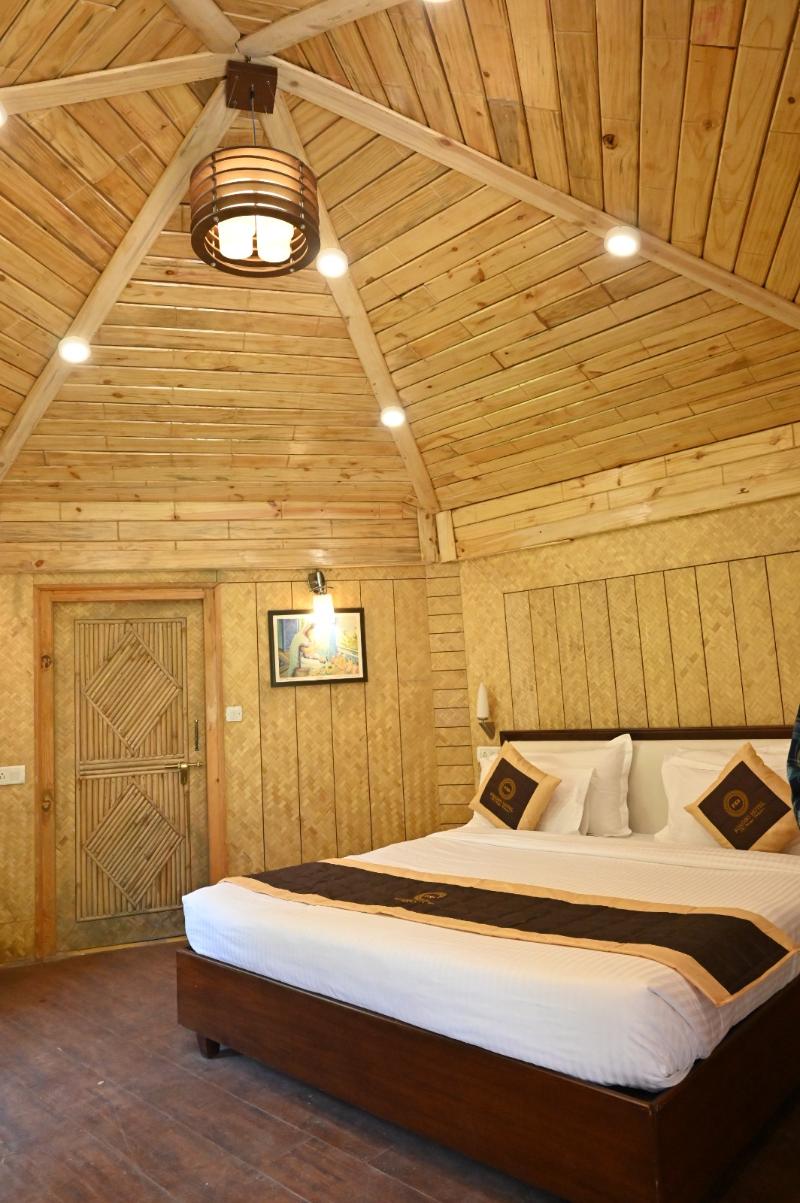Foxoso Misty Oaks Resort image