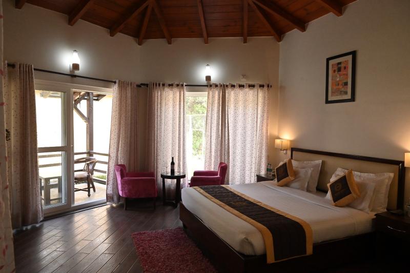 Foxoso Misty Oaks Resort image