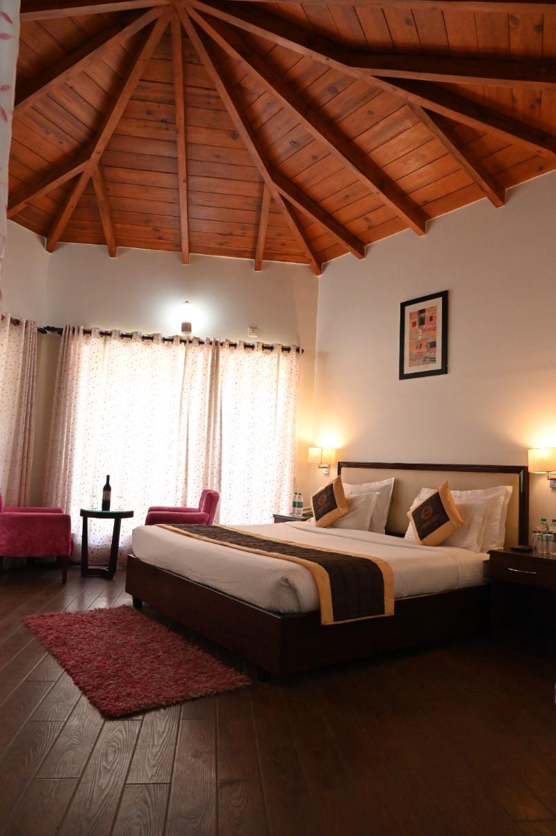 Foxoso Misty Oaks Resort image
