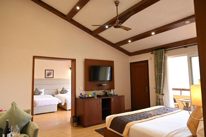 Foxoso Misty Oaks Resort image