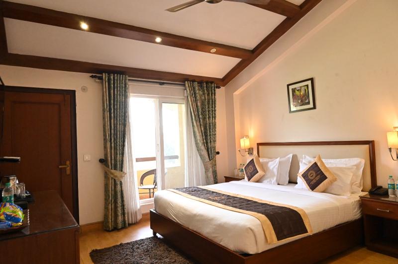 Foxoso Misty Oaks Resort image