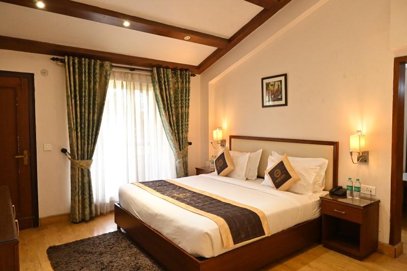 Foxoso Misty Oaks Resort image