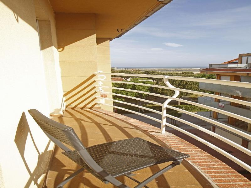 Hotel Playa De Merón image