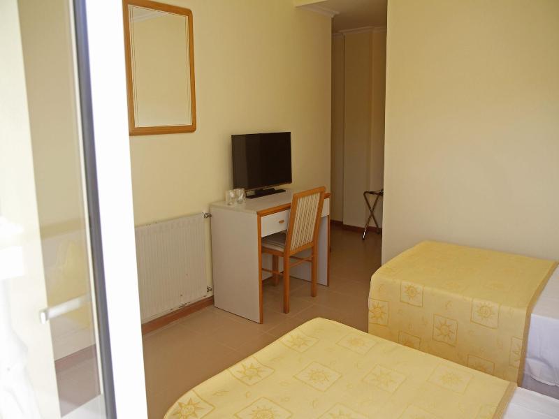 Hotel Playa De Merón image