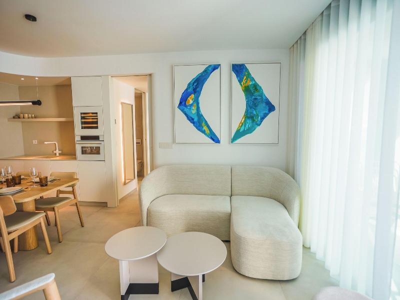Miami Towers Luxury Experience image
