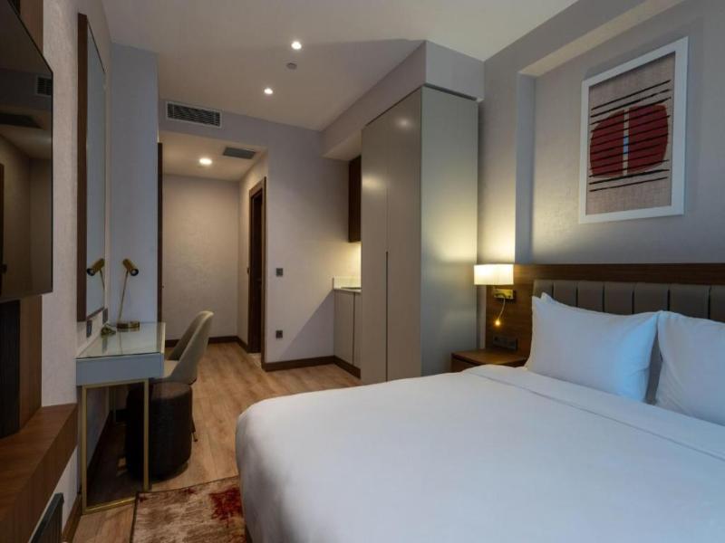 1 King Bed