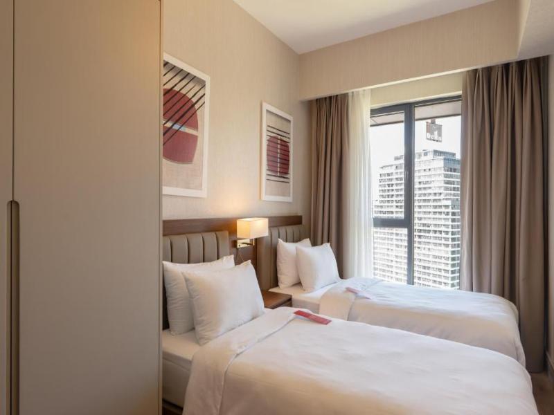 1 King Bed and 4 Single Beds, 3-Bedroom Family Residence