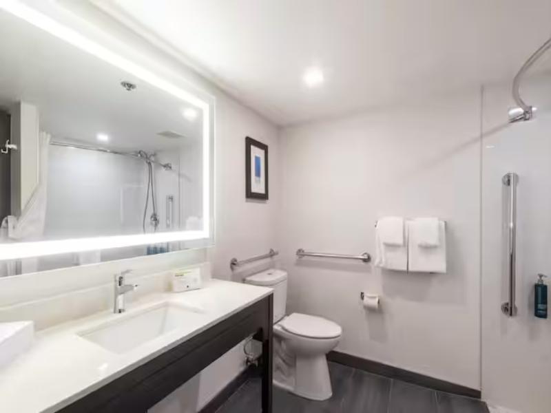 DoubleTree by Hilton Calgary North image