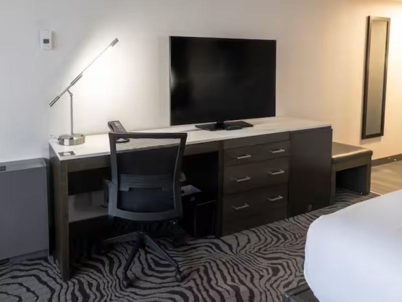 DoubleTree by Hilton Calgary North image