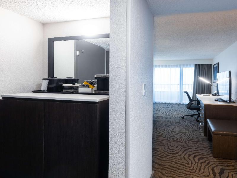 DoubleTree by Hilton Calgary North image