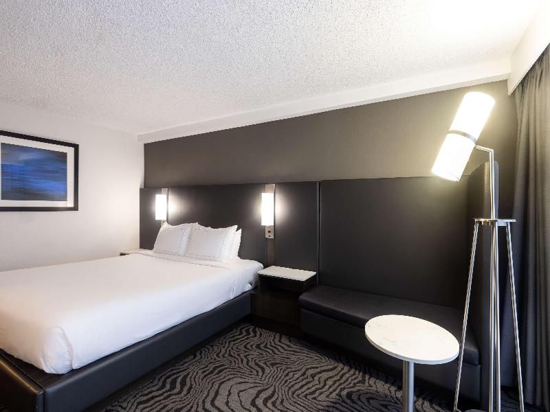 DoubleTree by Hilton Calgary North image