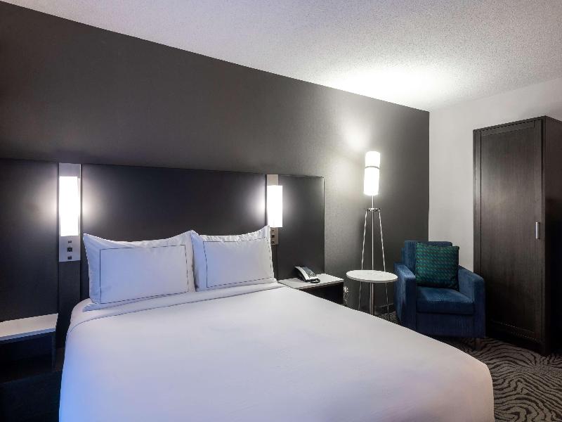 DoubleTree by Hilton Calgary North image