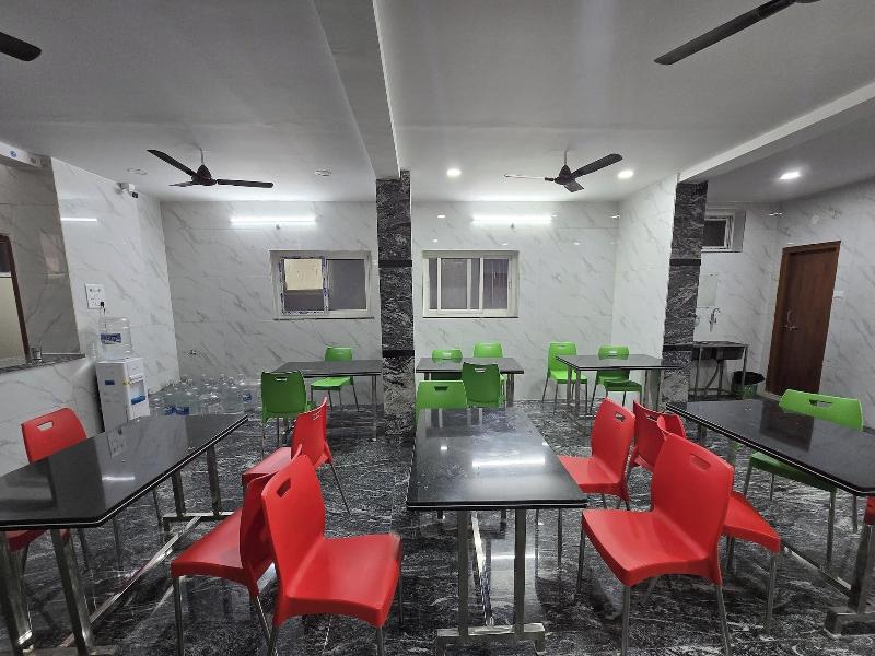 Om Sri Vigneshwara Palani Grand Hotel