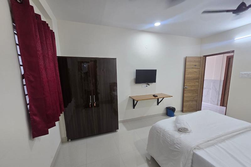 Om Sri Vigneshwara Palani Grand Hotel image