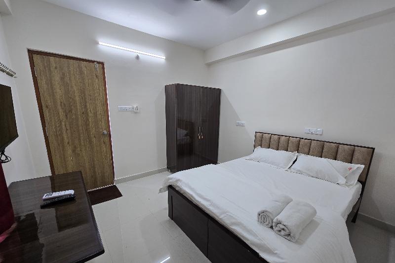 Om Sri Vigneshwara Palani Grand Hotel image