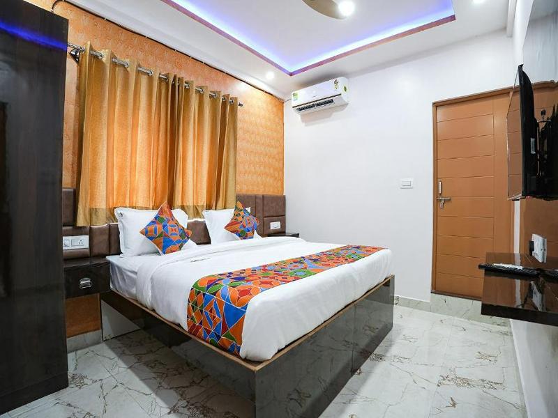 A White Pearl Suites image