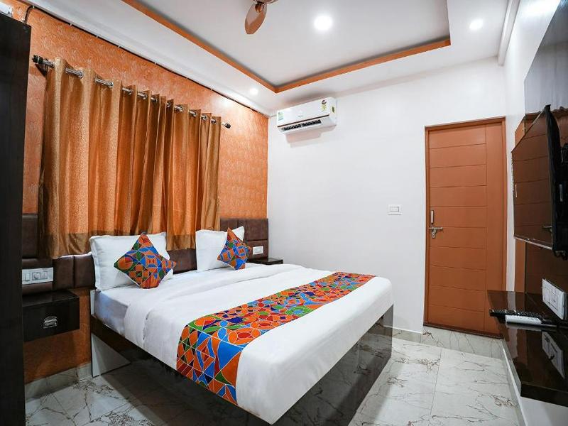 A White Pearl Suites image
