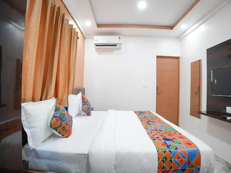 A White Pearl Suites image