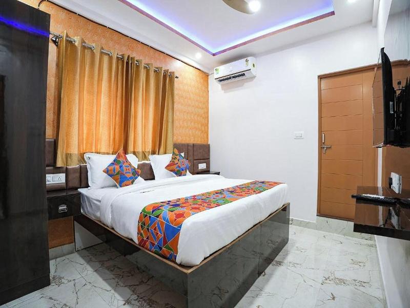 A White Pearl Suites image