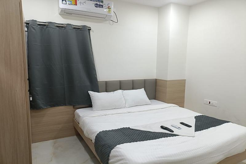 Hotel Saffron Groves