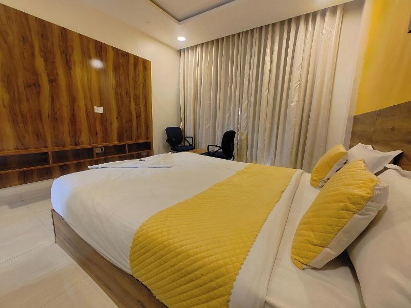 Hotel Sskar Executive image