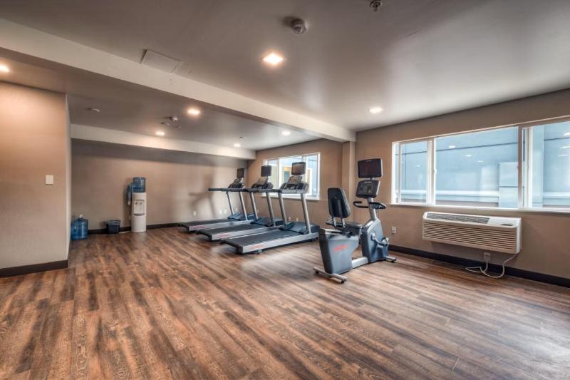 Candlewood Suites Tacoma Mall image