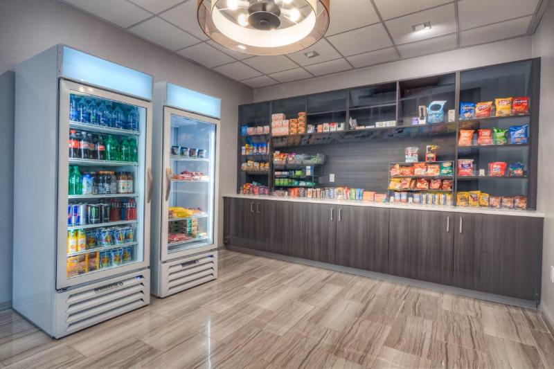 Candlewood Suites Tacoma Mall image