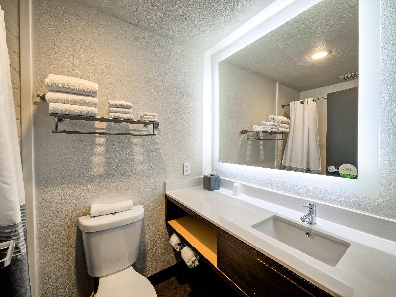 Candlewood Suites Tacoma Mall image