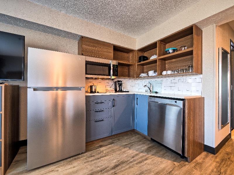 Candlewood Suites Tacoma Mall image