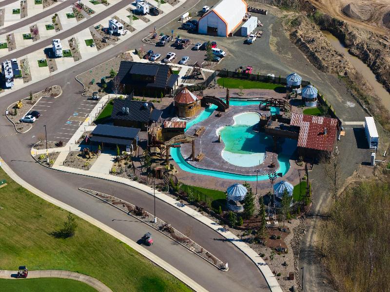 Holiday Inn Express & Suites Roseburg North