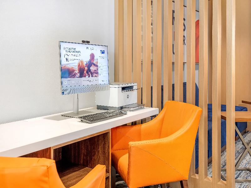 Holiday Inn Express & Suites Roseburg North
