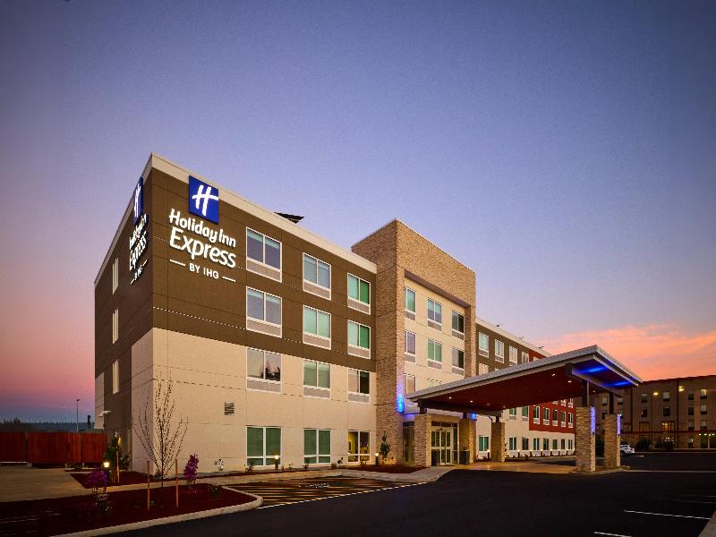 Holiday Inn Express & Suites Roseburg North