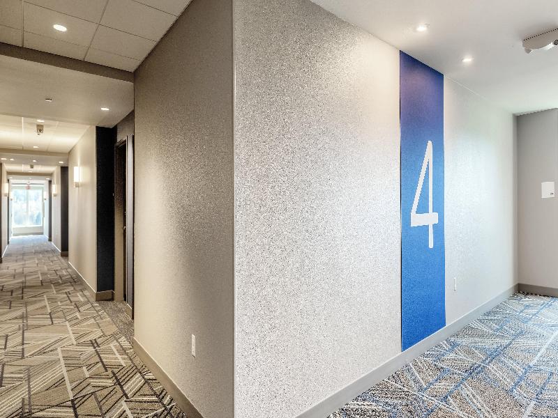 Holiday Inn Express & Suites Roseburg North