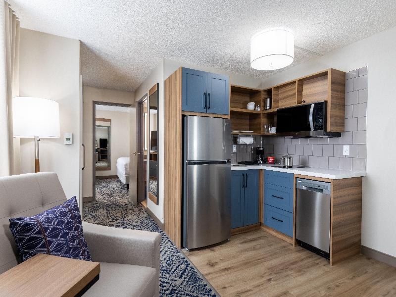 Candlewood Suites London South by IHG image