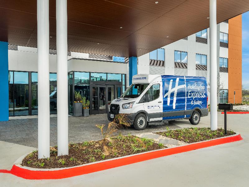 Holiday Inn Exp & Sts DFW Airport Sthwst - Euless image