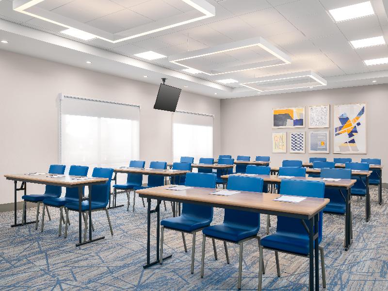Holiday Inn Exp & Sts DFW Airport Sthwst - Euless image