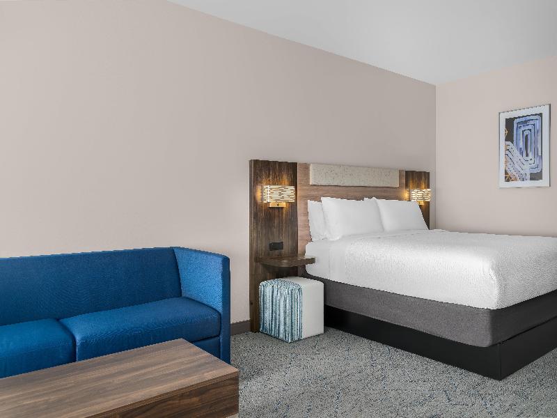 Holiday Inn Exp & Sts DFW Airport Sthwst - Euless image