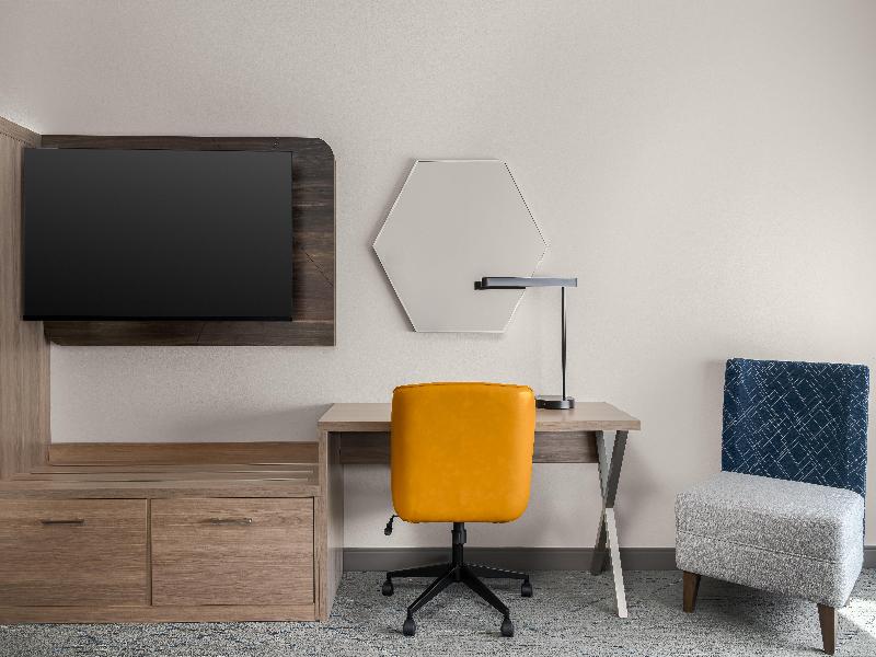 Holiday Inn Exp & Sts DFW Airport Sthwst - Euless image