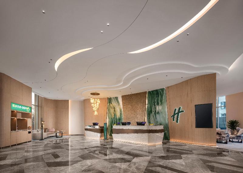 Holiday Inn Qingdao Downtown by IHG image