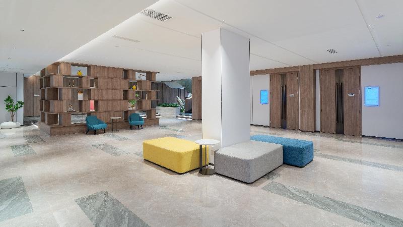 Holiday Inn Qingdao Downtown by IHG image