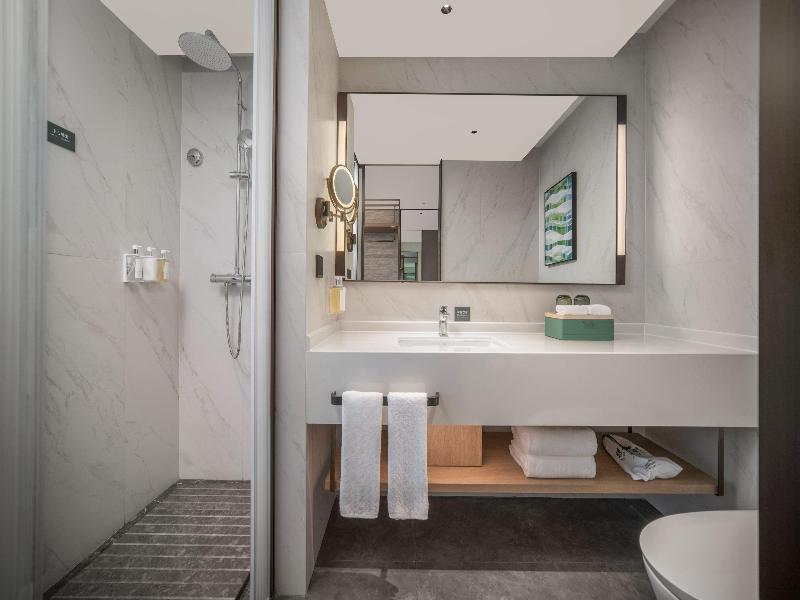 Holiday Inn Yiwu Center by IHG image